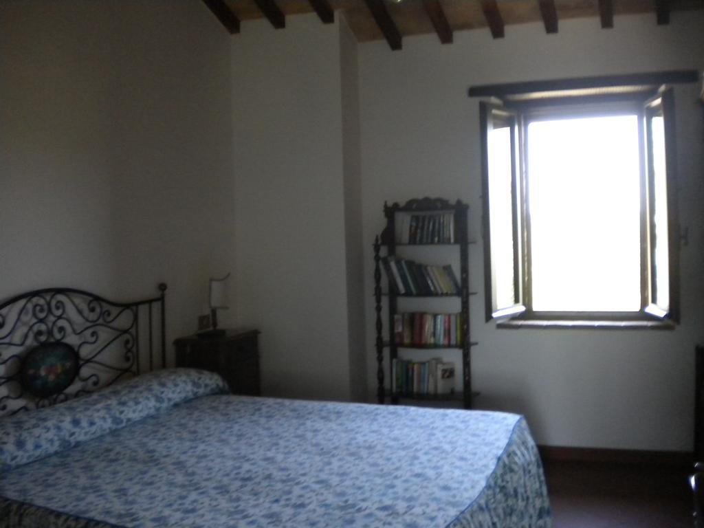 Podere Monte Petreto San Savino  Zimmer foto
